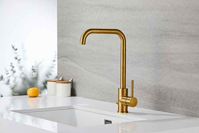 Köksblandare Kantig m/dm-avstängning Mässing